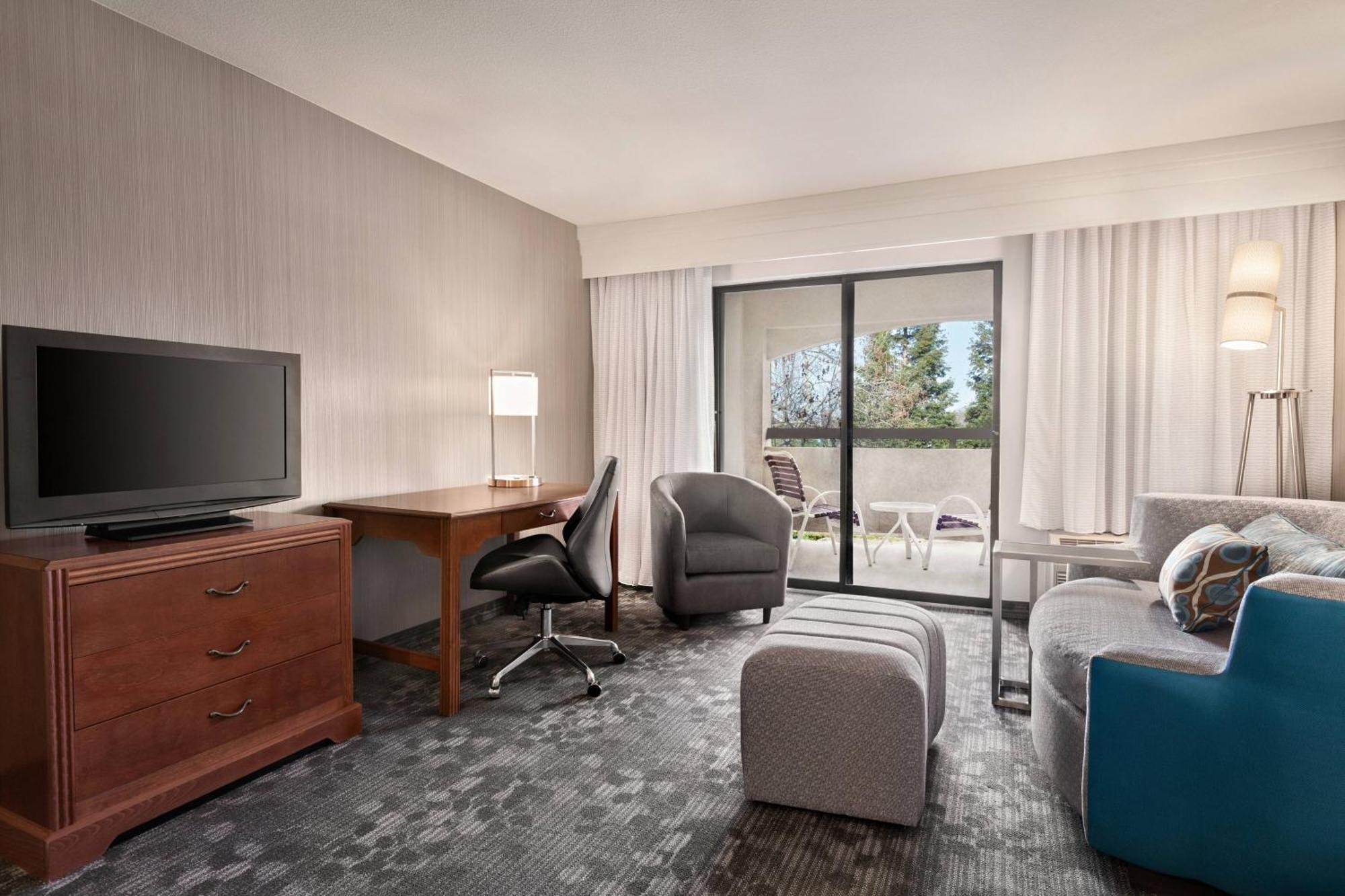 Отель Courtyard By Marriott San Jose South/Морган Хилл Экстерьер фото